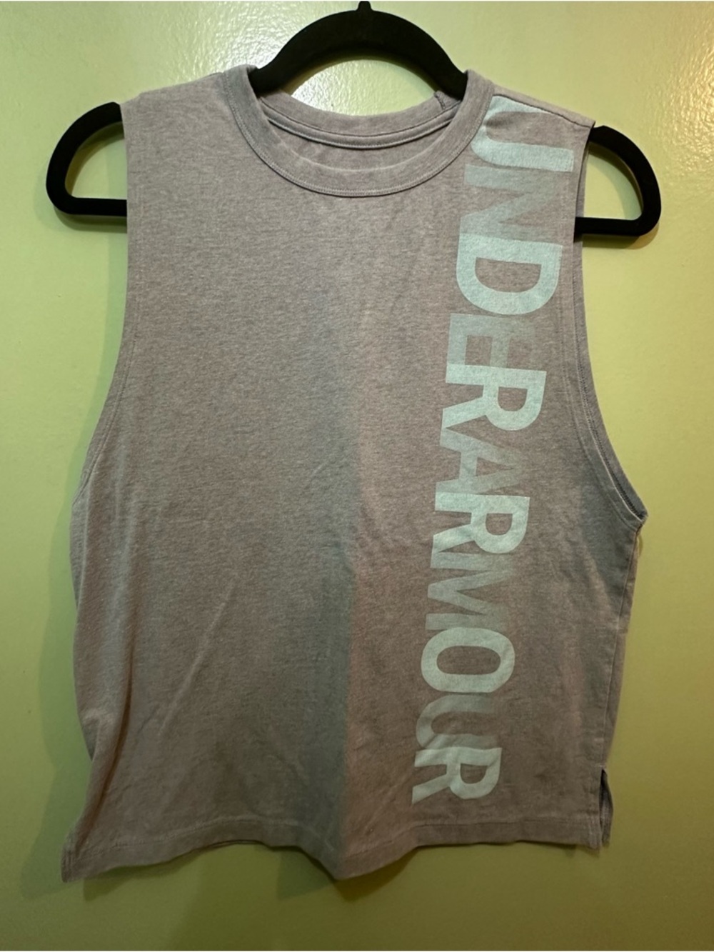 Under Armour Women’s Muscle Tee in Light Gray with Vertical Logo